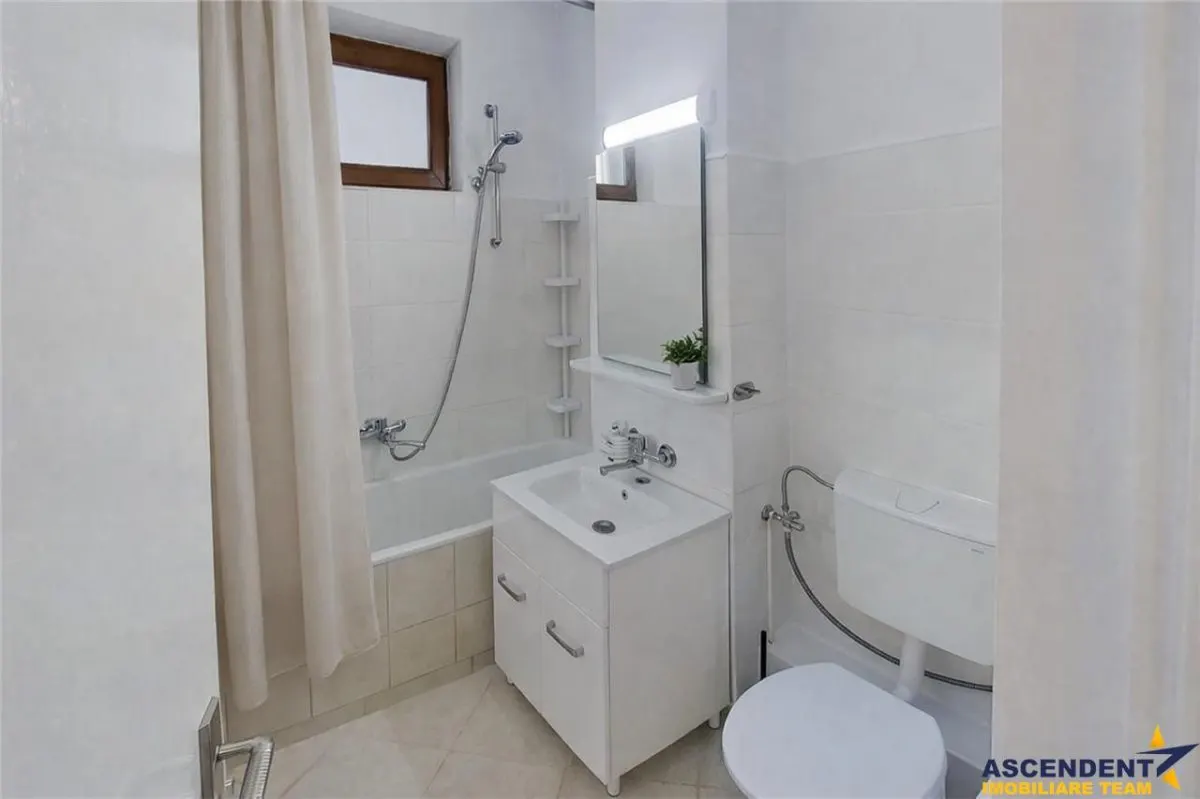 Apartament 2 camere,luminos,incadrat de liniste si verdele naturii,Ultracentral,Brasov. - foto 9