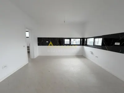 Casa individuala ~ 4 camere ~ 2 bai ~ 130mp utili + teren 470mp - foto 10