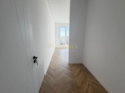 Casa individuală parter || 4 camere || 2 băi + dressing || teren 371mp - foto 6