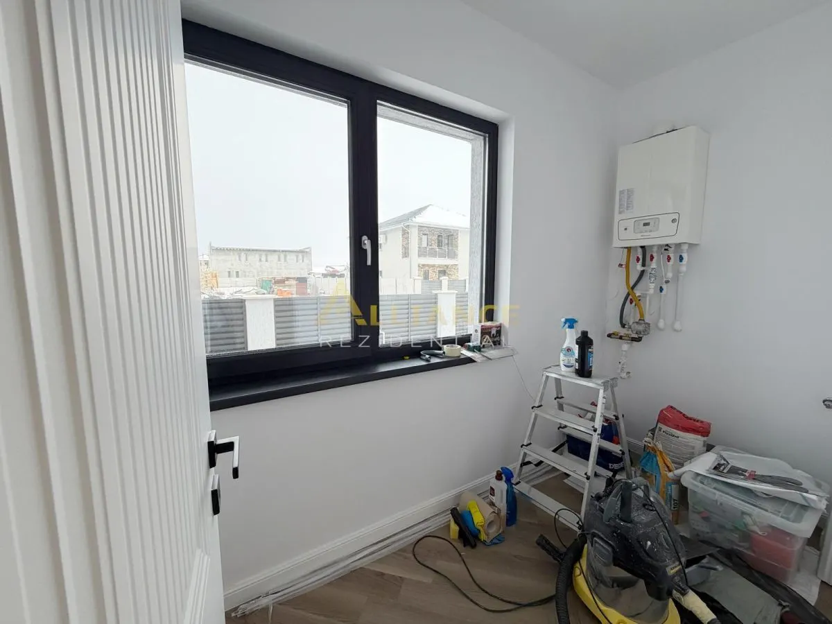 Vila individuala P+1E cu finisaje de lux || 4 camere 3 bai || 540mp teren - foto 14