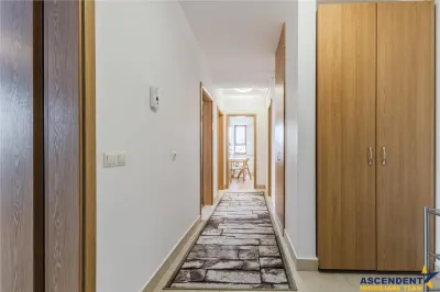 FILM!Apartament 3 camere,2 bai, decomandat,accesorizat,parcare privata,Tractorul- Brasov. - foto 3