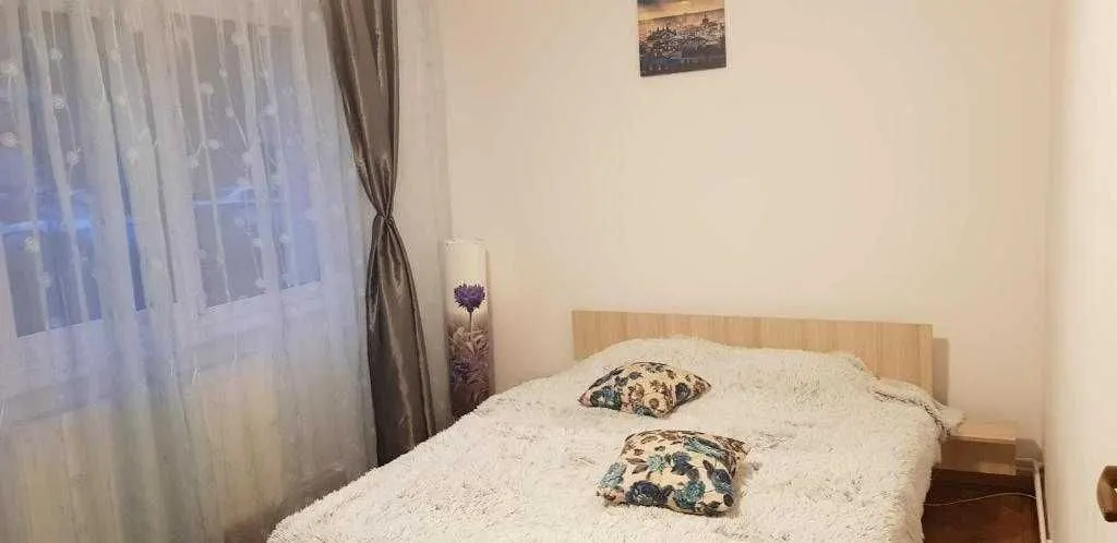 Apartament 2 camere Centrul Civic -CEC Bank,parter,99900 Euro neg - foto 3