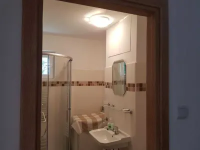 Apartament 2 camere Centrul Civic -CEC Bank,parter,99900 Euro neg - foto 5