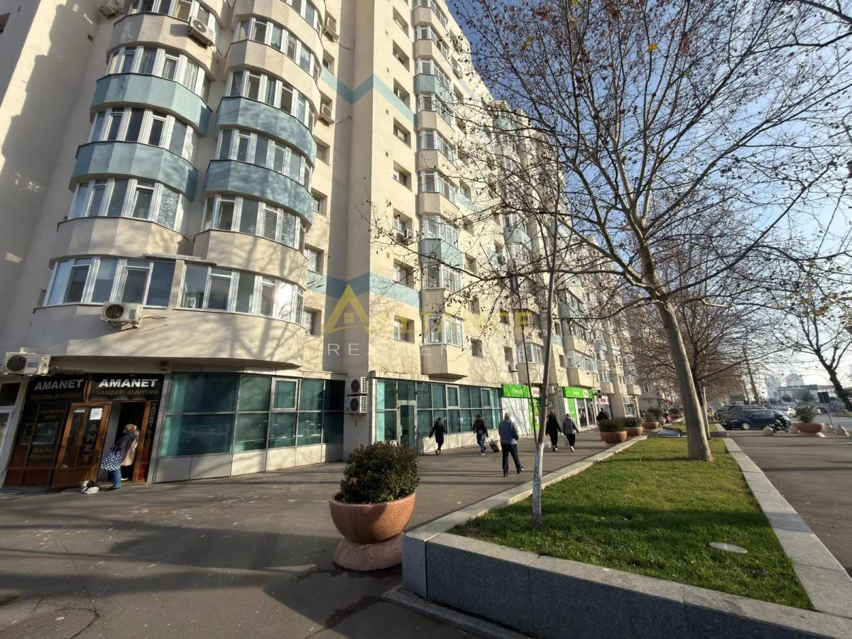 Metrou Aparatorii Patriei 3 cam bloc 1985 et 2 - foto 15