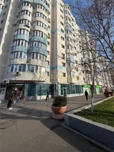 Metrou Aparatorii Patriei 3 cam bloc 1985 et 2 - foto 16