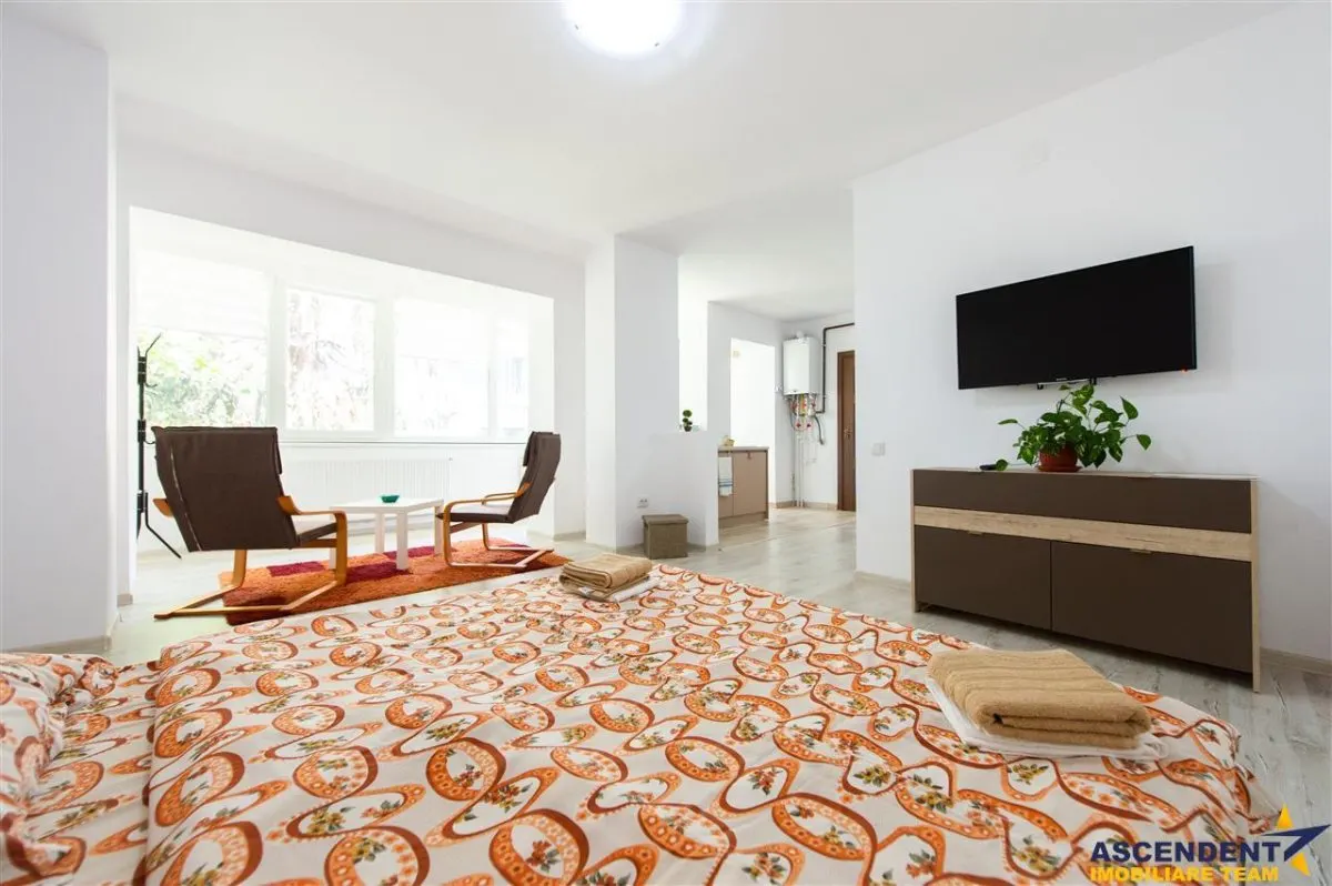 Apartament la casa, curte si acces propriu, loc parcare, Parcul Central, Brasov - foto 2