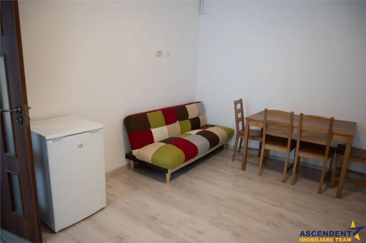 Apartament la casa, curte si acces propriu, loc parcare, Parcul Central, Brasov - foto 3