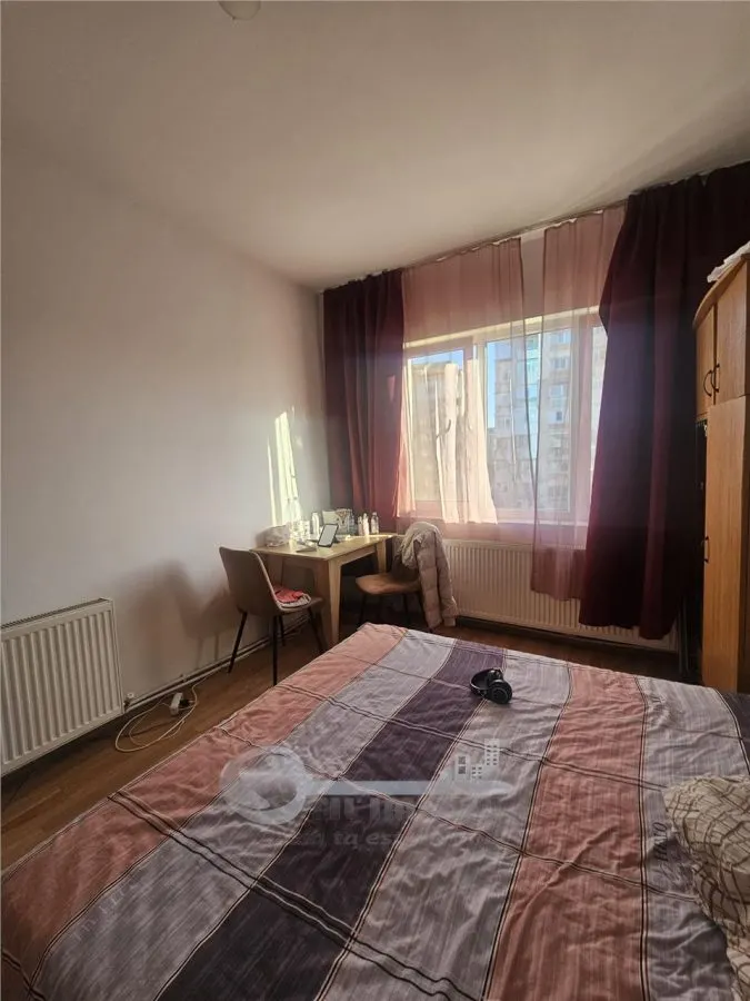 Cameră cămin 20 mp, mobilată, etaj 3 â€“ Dacia (Biserica Catolică), ideal investiție - foto 1