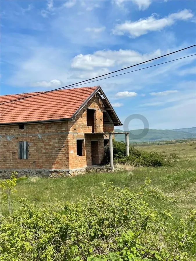 RECO Teren intravilan cu casa in rosu, Zona Vadu Crisului, Bihor - foto 1