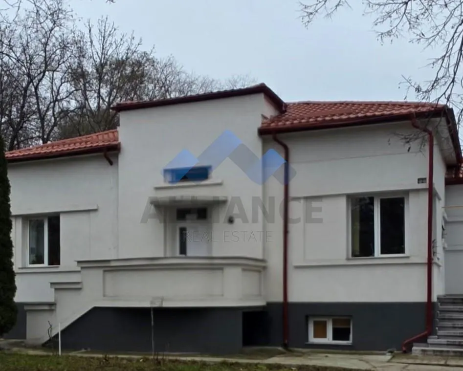 Proprietate unicat, casa interbelica, renovata, Copou - foto 1