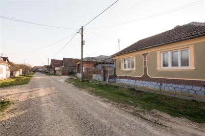 RECO Casa in Sarbi la 27km de Oradea cu dublu front stradal - Sarbi