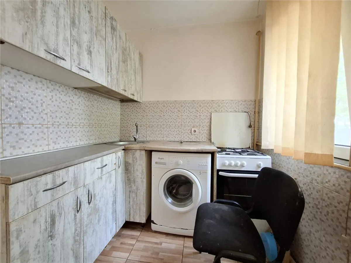 Liber, apartament 2 camere Podu Ros Cantemir, bloc fara risc - foto 1