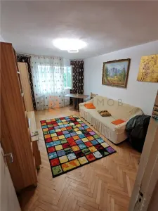 Apartament 3 camere cf 3 semidecomandat zona Micro 14 - foto 3