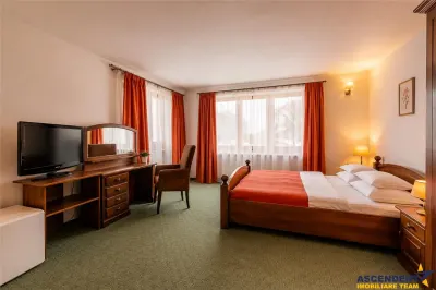 Pensiune + Vila, pe 1.500 mp teren, Drumul Poienii, Brasov - foto 13
