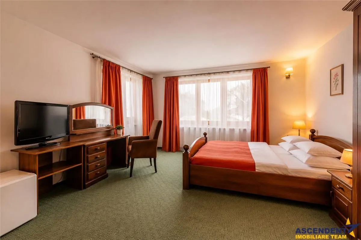 Pensiune + Vila, pe 1.500 mp teren, Drumul Poienii, Brasov - foto 13