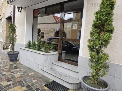 Spatiu comercial stradal In centru istoric Brasov - Brasov