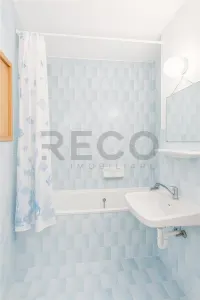 RECO Apartament 3 camere, zona Rogerius, etaj 4 din 4, balcon inchis - foto 14