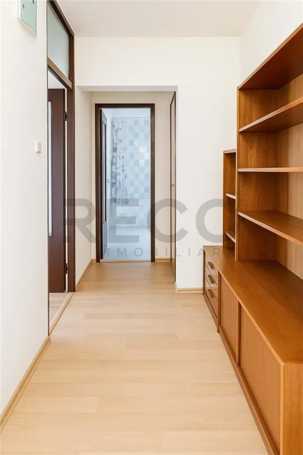 RECO Apartament 3 camere, zona Rogerius, etaj 4 din 4, balcon inchis - foto 8