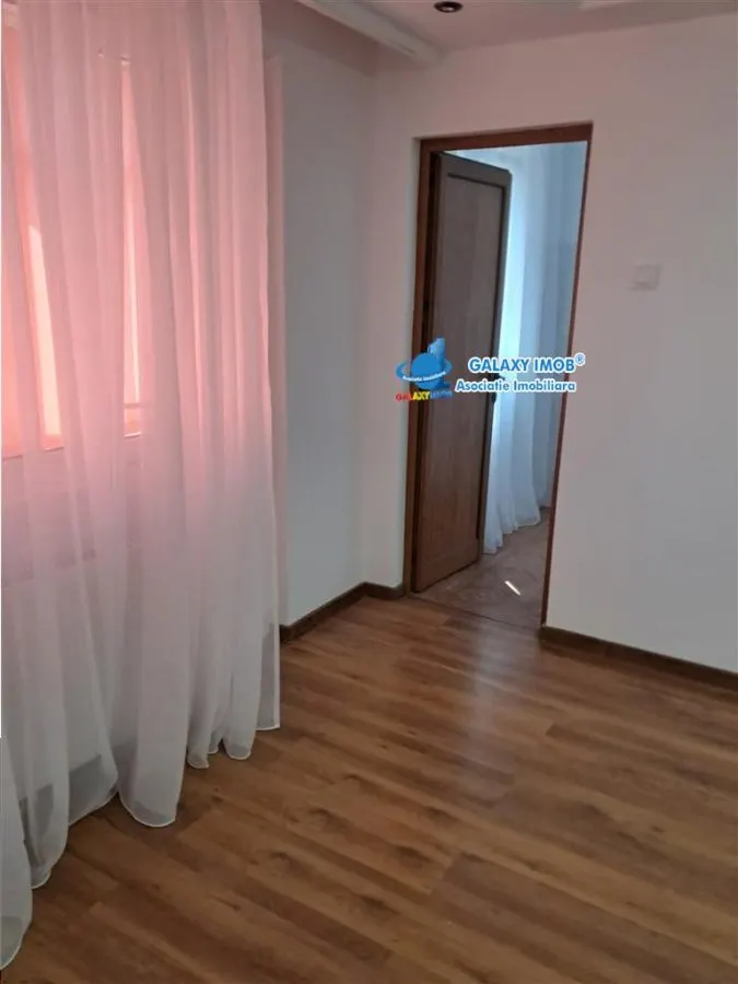vanzare ap cu 2 camere  CF 2   38 mp. TRIVALE  etaj intermediar - foto 4