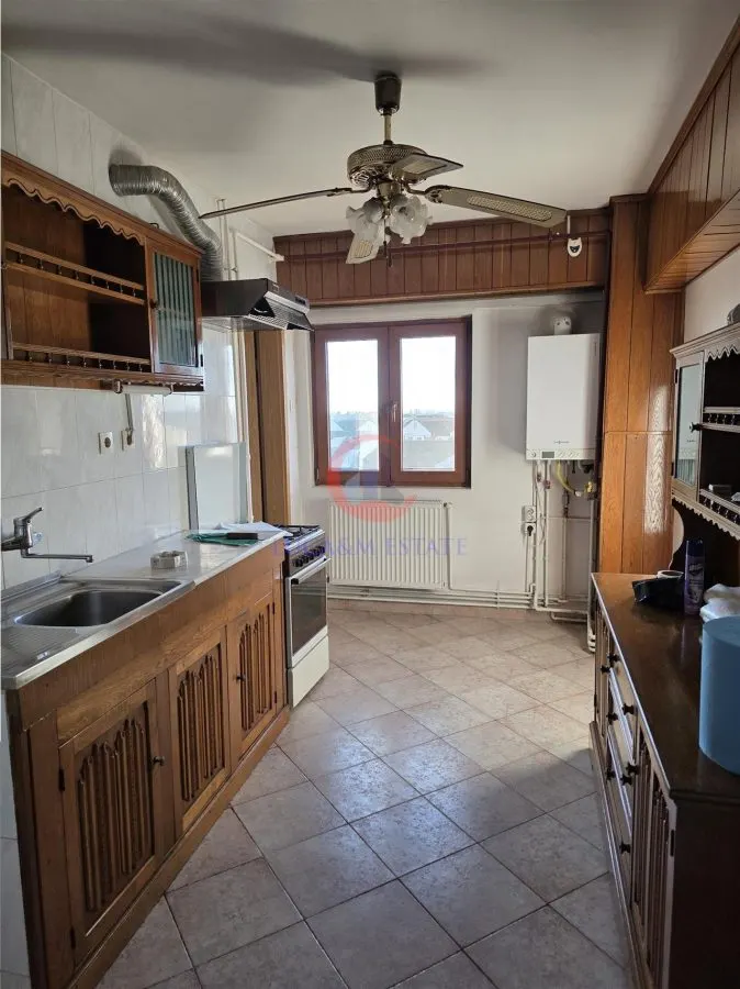 Apartament 4 camere , Zona Modern ,Bd. Simion Barnutiu ,Badea Cartan. - foto 11