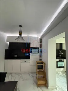 Apartament 3 camere zona Nicolina - foto 5