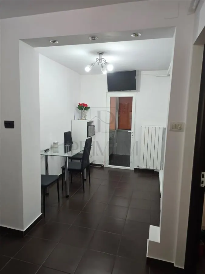 APARTAMENT 3 CAMERE- LIPOVEI- CENTRALA PE GAZ - foto 1