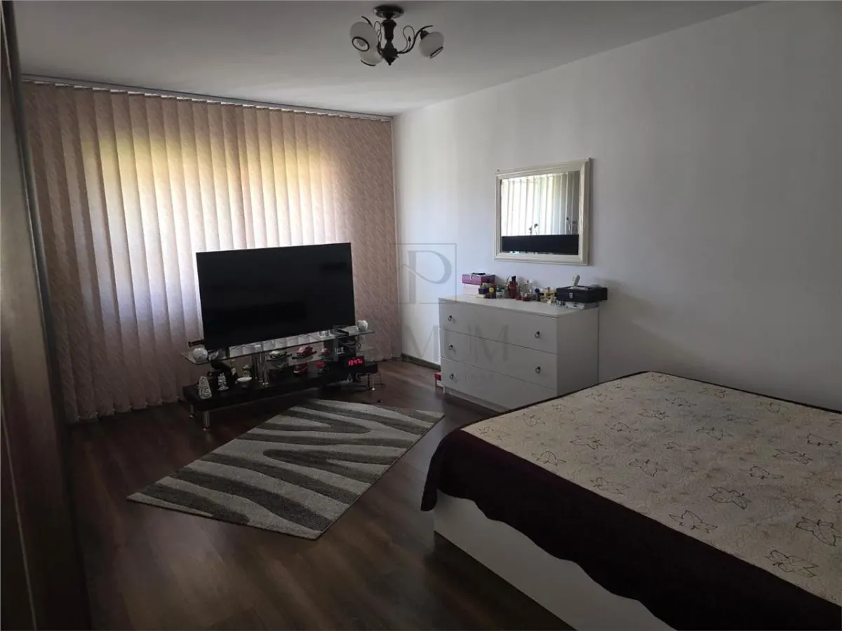 APARTAMENT 3 CAMERE- LIPOVEI- CENTRALA PE GAZ - foto 7