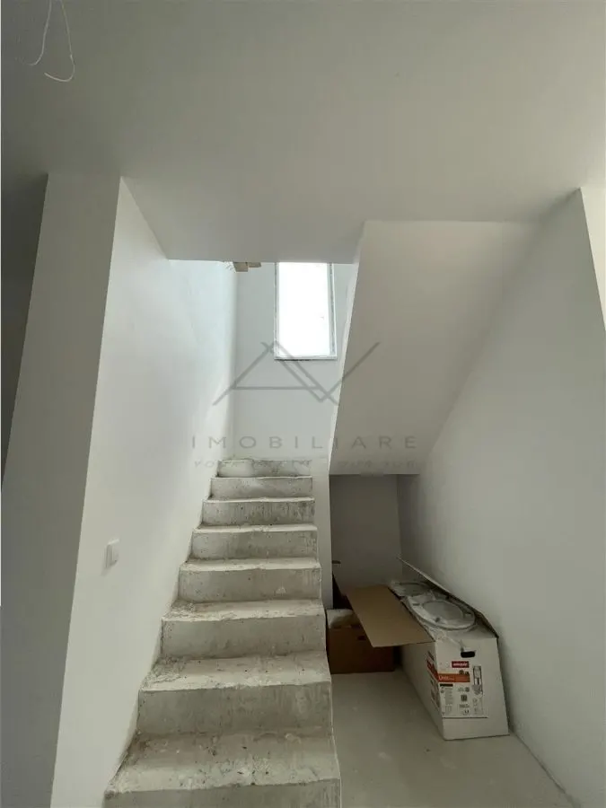 DE VANZARE VILA INDIVIDUALA CIOROGARLA- LA CHEIE STRADA NARCISELOR - foto 4