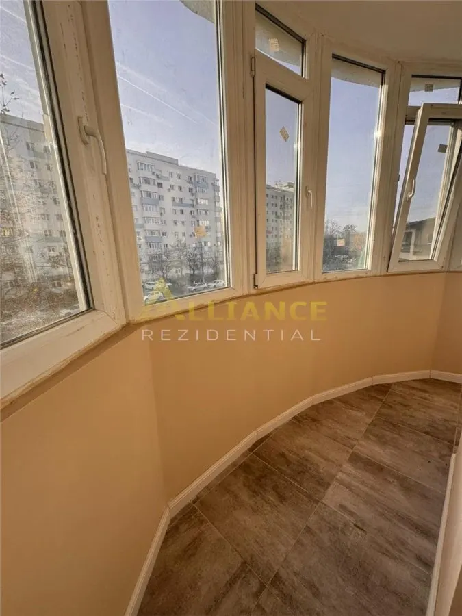Sector 4 Metrou Aparatorii Patriei,Apartament 3 Camere Renovat - foto 14