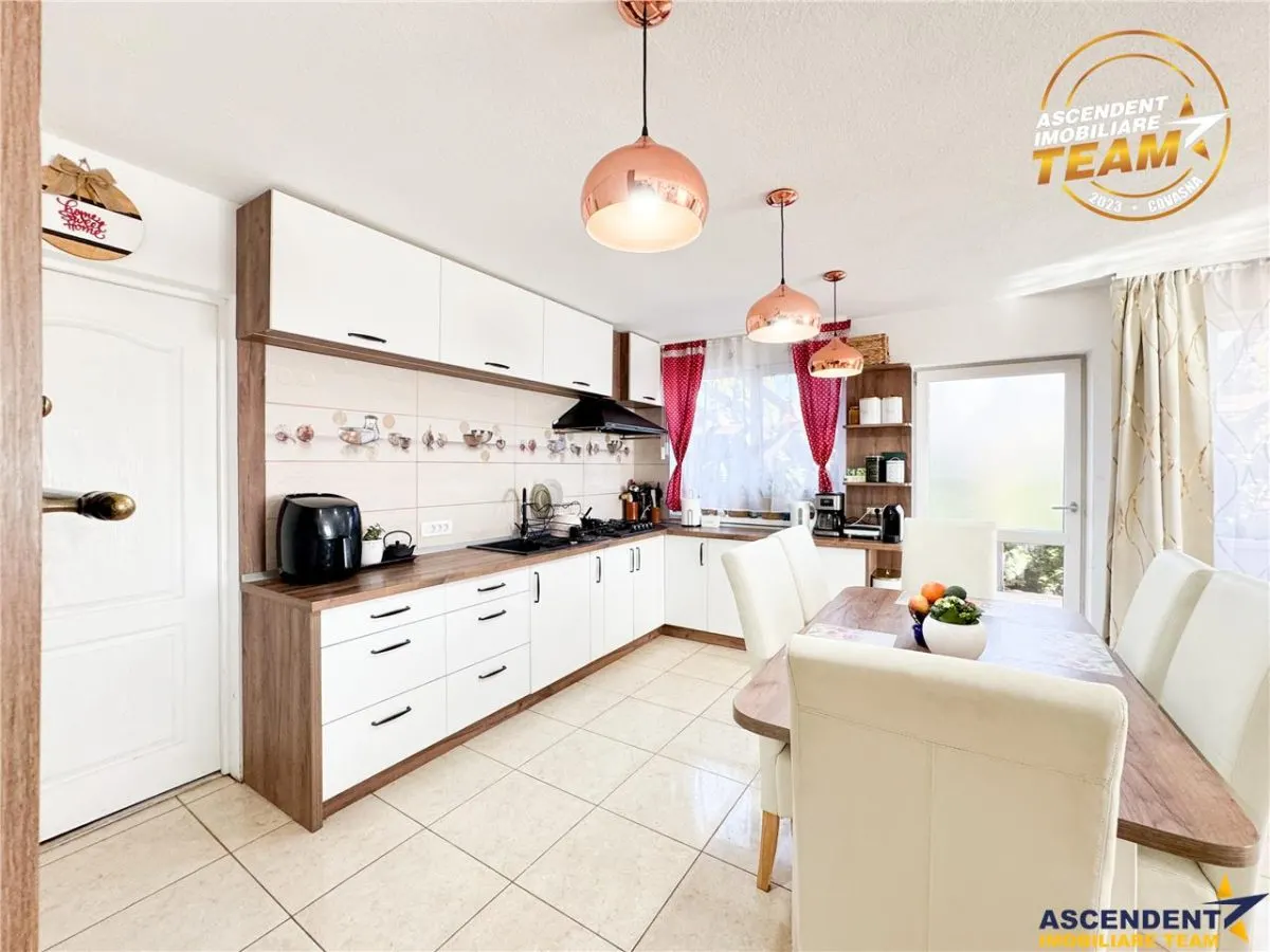 Casa primitoare si apreciabila, areal cu liniste, gradina frumoasa, Sancraiu,Szalomer Covasna - foto 8