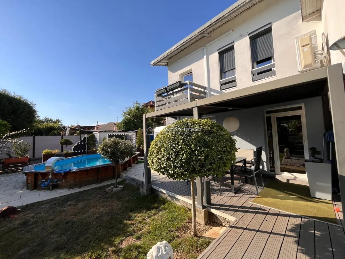 Lugoj,  Vila de Vis Cu Piscina, 440 Mp. Construiti, 820 Mp. Teren - foto 2