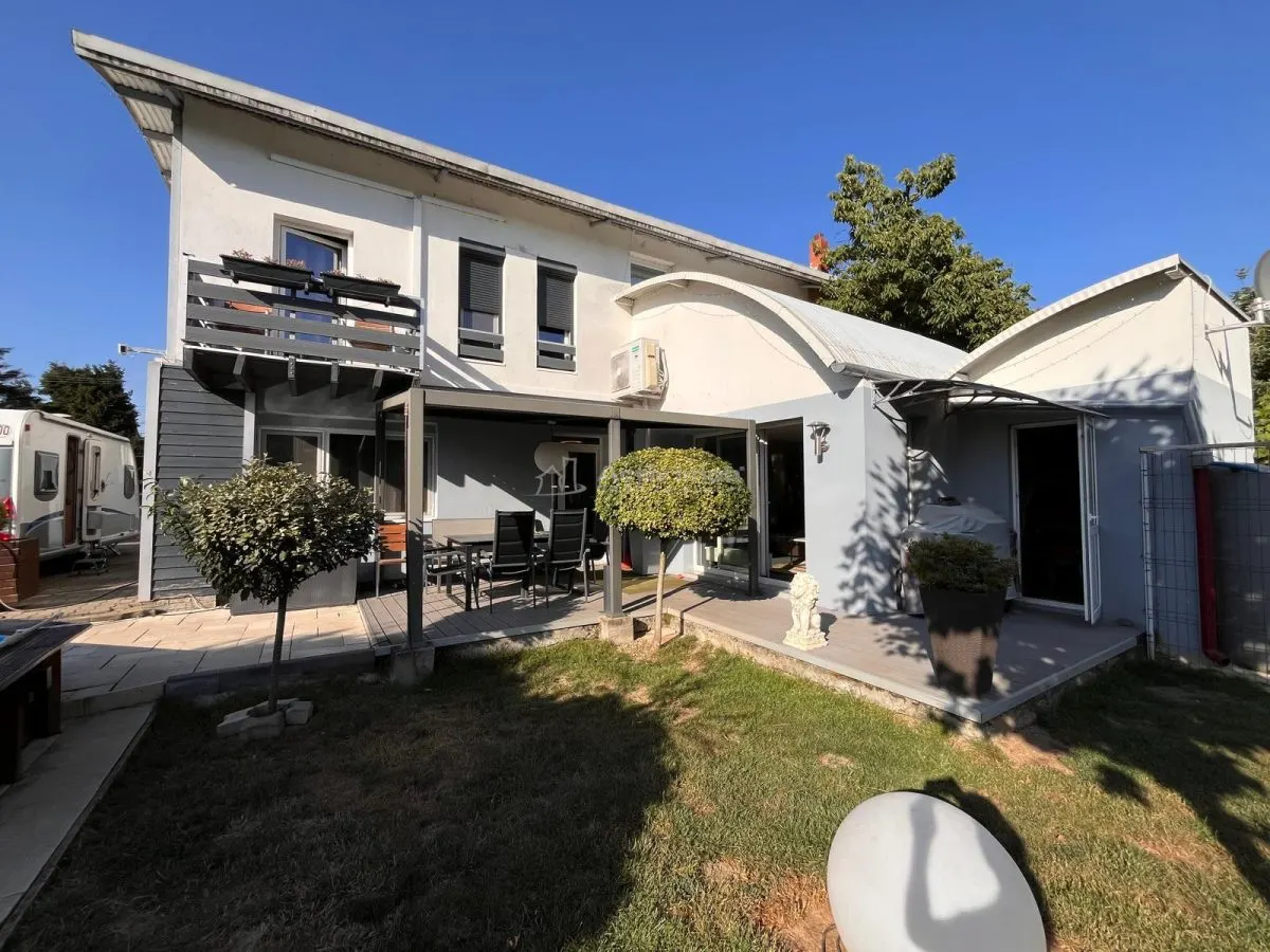 Lugoj,  Vila de Vis Cu Piscina, 440 Mp. Construiti, 820 Mp. Teren - foto 24