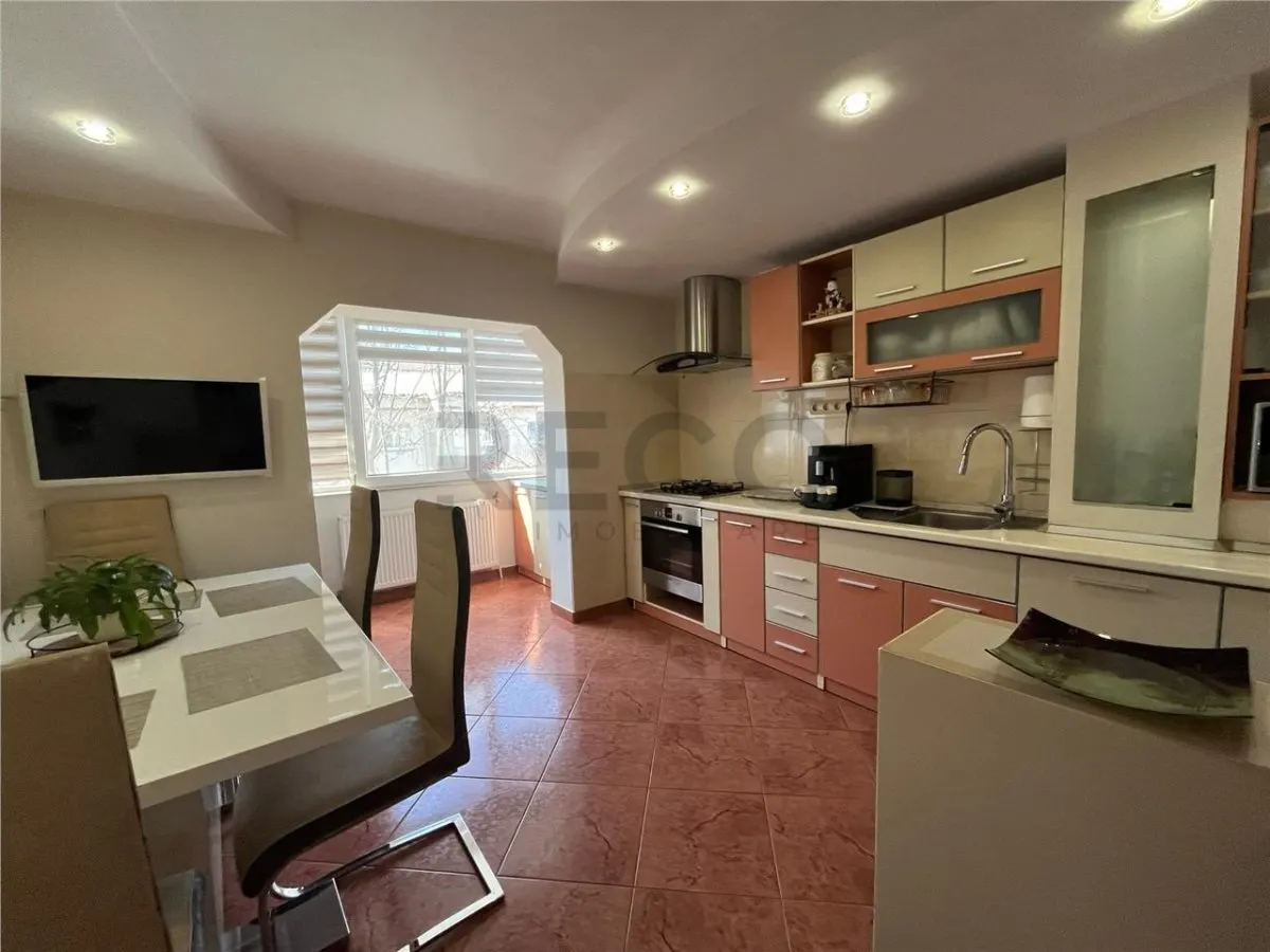 RECO Apartament cu 3 camere Oradea- Nufarul -decomandat - foto 5