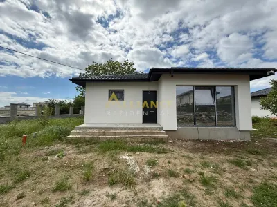Casa individuala parter || 3 camere o baie || teren 250mp - foto 4