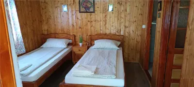 COMPLEX 5 CABANE DIN LEMN CU ACCES LA DUNARE + teren  in Podul Gornei, jud. CS - foto 4