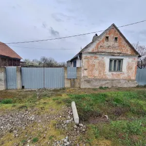 Casa cu Gradina si Teren, 4636 MP. Ghertenis - foto 2