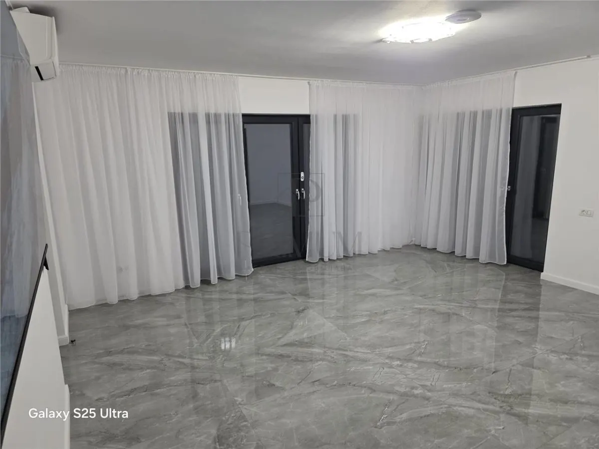 SAGULUI, CASA 4 CAMERE, IMPARTITA IN APARTAMENTE CU TEREN GENEROS - foto 4