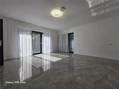 SAGULUI, CASA 4 CAMERE, IMPARTITA IN APARTAMENTE CU TEREN GENEROS - foto 9