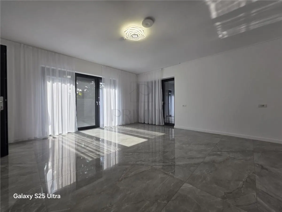SAGULUI, CASA 4 CAMERE, IMPARTITA IN APARTAMENTE CU TEREN GENEROS - foto 9