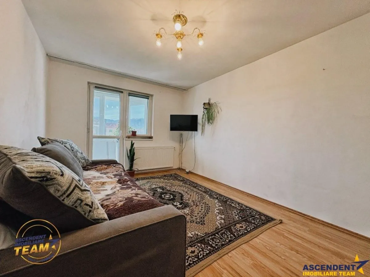 FILM! Apartament 2 camere decomandat, zona apreciabila, cartier Florilor Brasov - foto 1