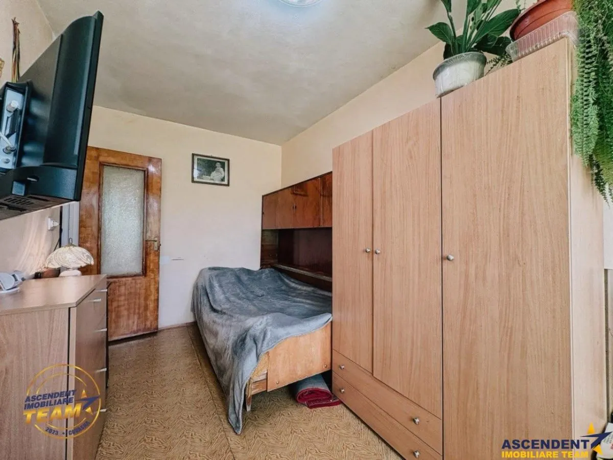 FILM! Apartament 2 camere decomandat, zona apreciabila, cartier Florilor Brasov - foto 11