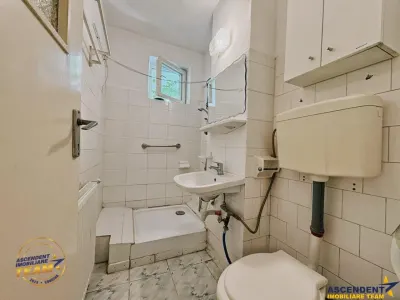 FILM! Apartament 2 camere decomandat, zona apreciabila, cartier Florilor Brasov - foto 14