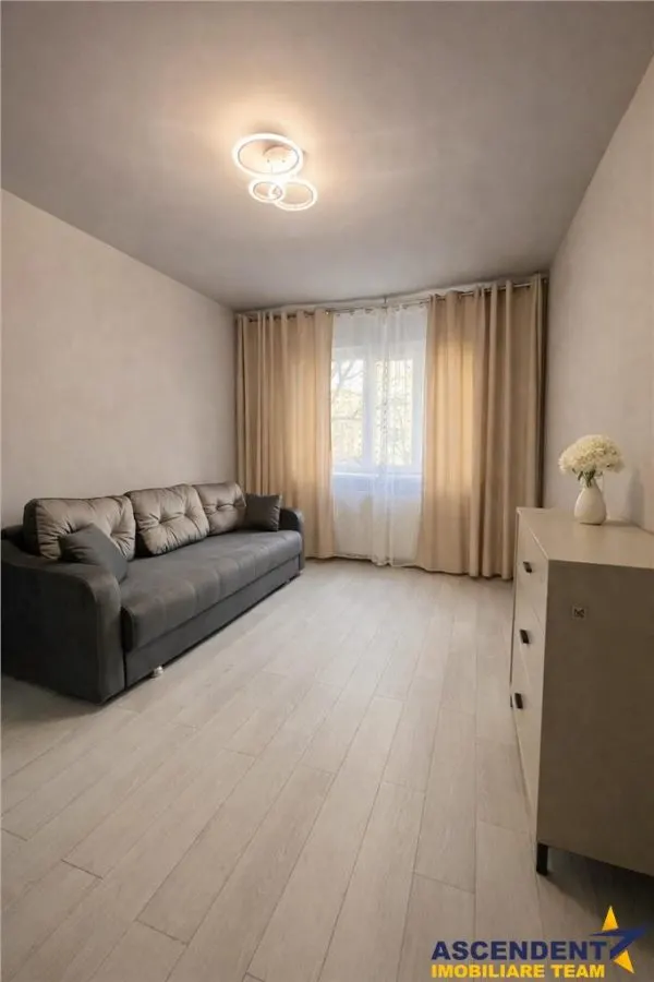 Garsoniera la prima inchiriere, etaj1, mobilata, echipata, Tractorul, Brasov - foto 1