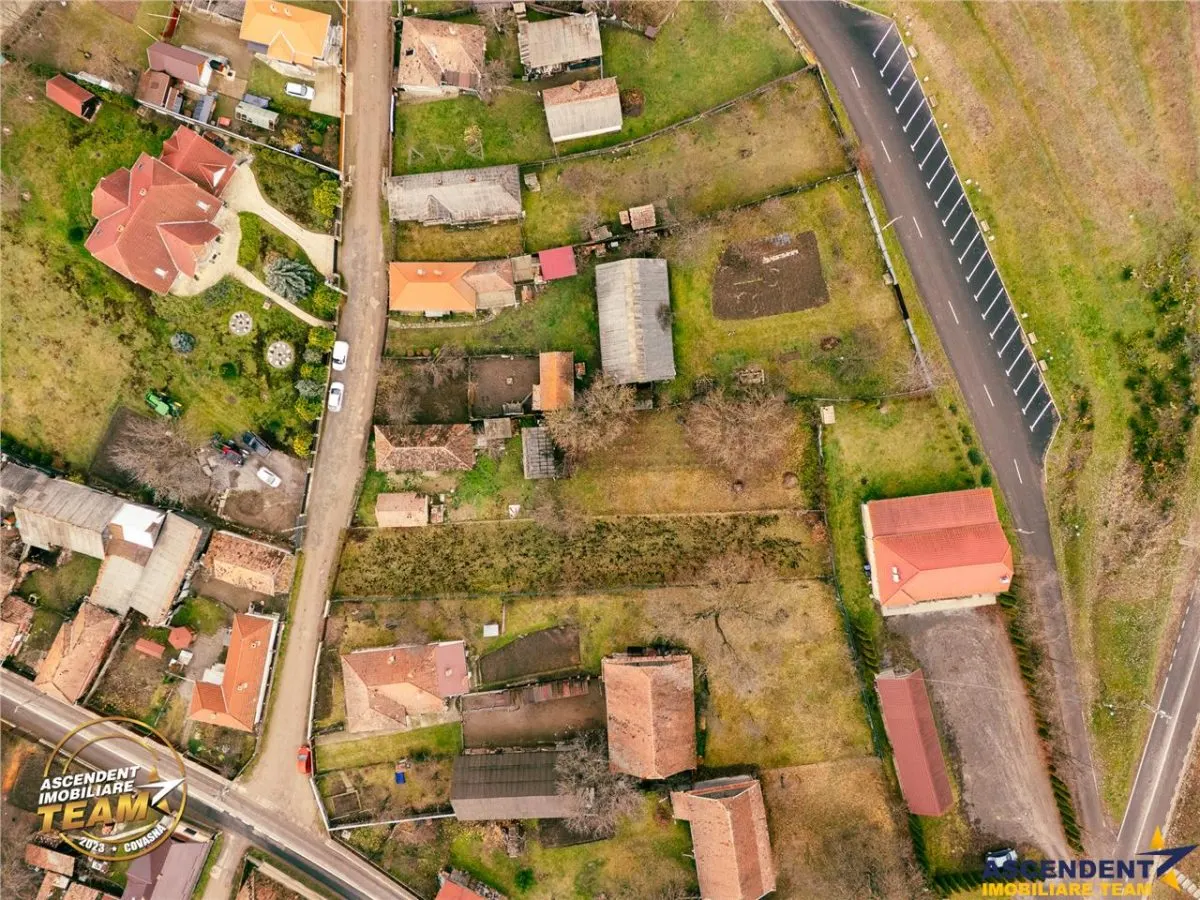 Teren roditor de peste 1.000mp cu casa traditionala, Sanzieni, Covasna - foto 15