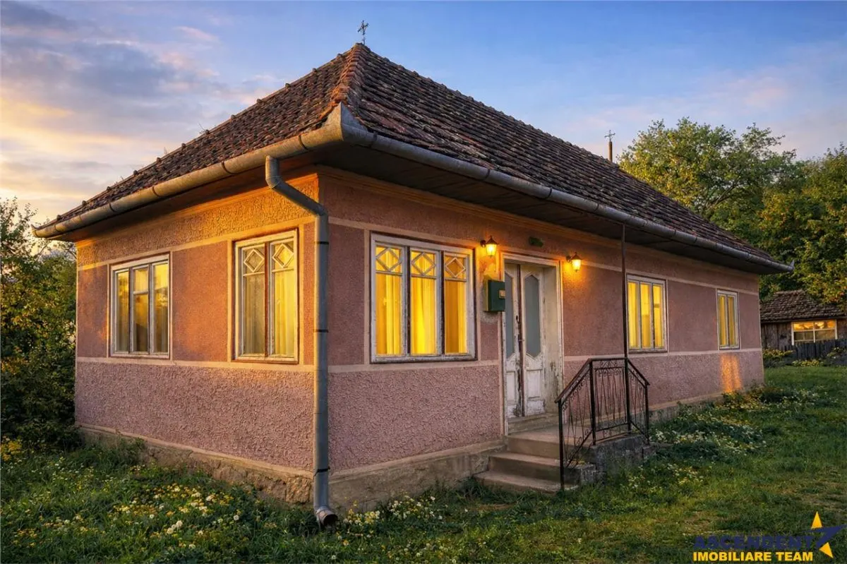 Teren roditor de peste 1.000mp cu casa traditionala, Sanzieni, Covasna - foto 4