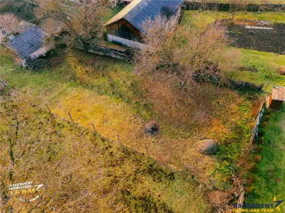 Teren roditor de peste 1.000mp cu casa traditionala, Sanzieni, Covasna - foto 6