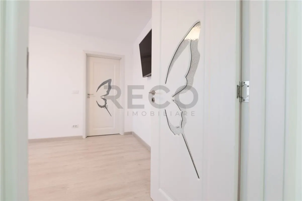 RECO Apartament 2 camere Marghita â€“ etaj 3/4, balcon, baie cu geam, bloc cu acoperis - foto 4