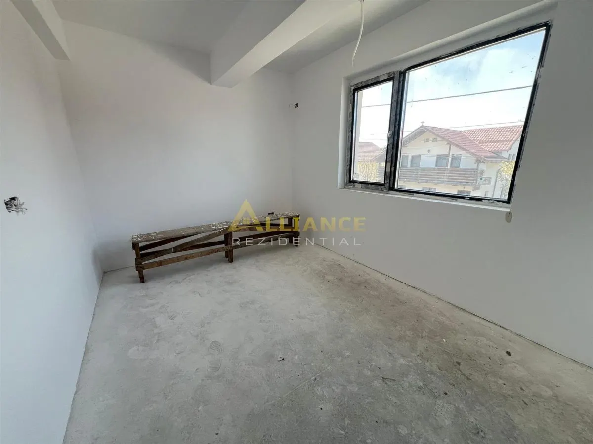 Vila Individuala - 5 camere-3 bai-Strada Miorita-500 M  de STV - foto 18