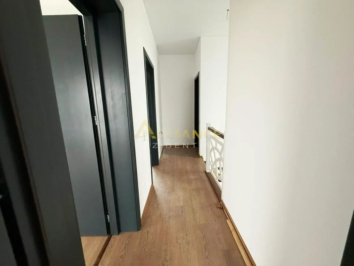 Vila cu 4 camere în ansamblu rezidential exclusiv - Comuna Berceni - foto 13