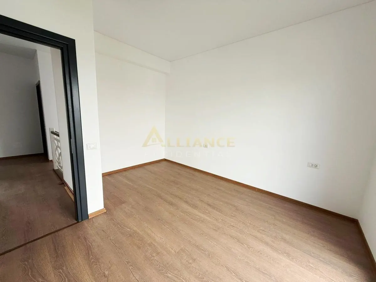 Vila cu 4 camere în ansamblu rezidential exclusiv - Comuna Berceni - foto 16